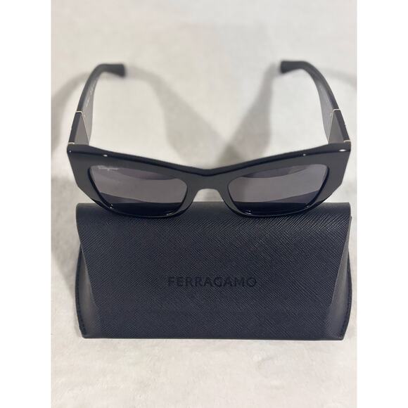 Brand New Salvatore Ferragamo Sunglasses SF1059S 001 54-20-140*3 main image 5